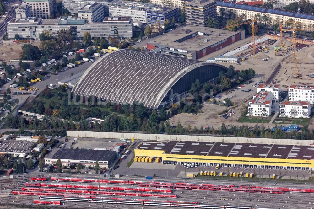 Luftbild München - Briefsortierzentrum mit ehemaliger Paketposthalle in München im Bundesland Bayern