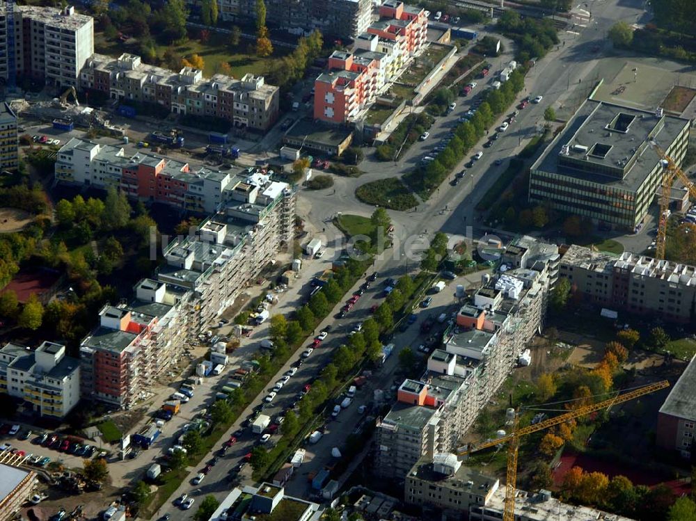 Berlin - Marzahn von oben - brißbaustellen in der Wohnsiedlung Havemannstraße - Rosenbecker Straße / Eichhorster Straße