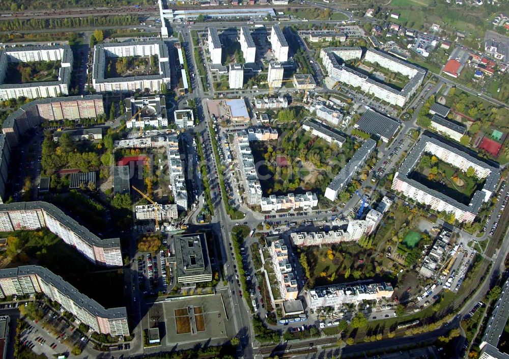 Berlin - Marzahn aus der Vogelperspektive: brißbaustellen in der Wohnsiedlung Havemannstraße - Rosenbecker Straße / Eichhorster Straße