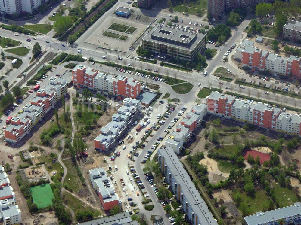 Luftbild Berlin - Marzahn - brißbaustellen in der Wohnsiedlung Havemannstraße - Rosenbecker Straße / Eichhorster Straße