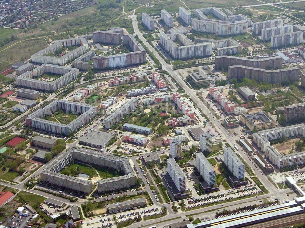 Berlin - Marzahn aus der Vogelperspektive: brißbaustellen in der Wohnsiedlung Havemannstraße - Rosenbecker Straße / Eichhorster Straße