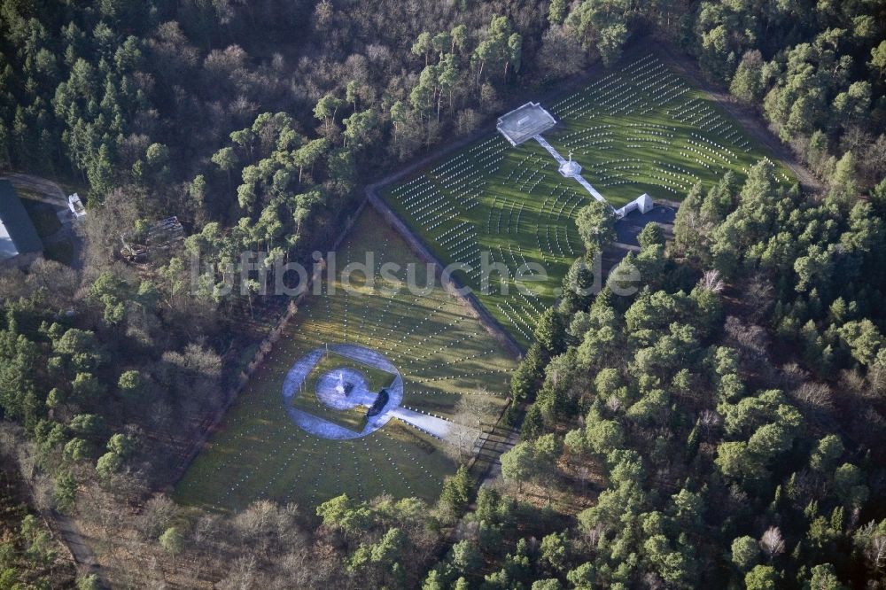 Luftaufnahme Stahnsdorf - Britischer und Italienischer Soldatenfriedhof in Stahnsdorf im Bundesland Brandenburg