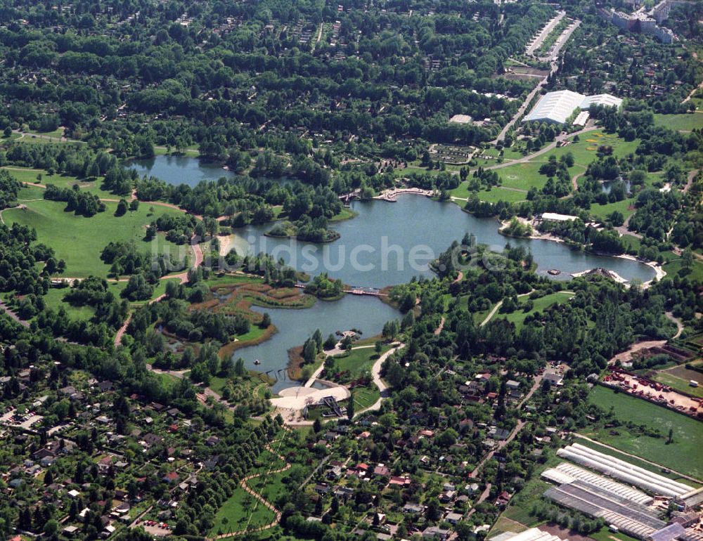 Luftbild Berlin Britz - Britzer Garten in Berlin-Britz