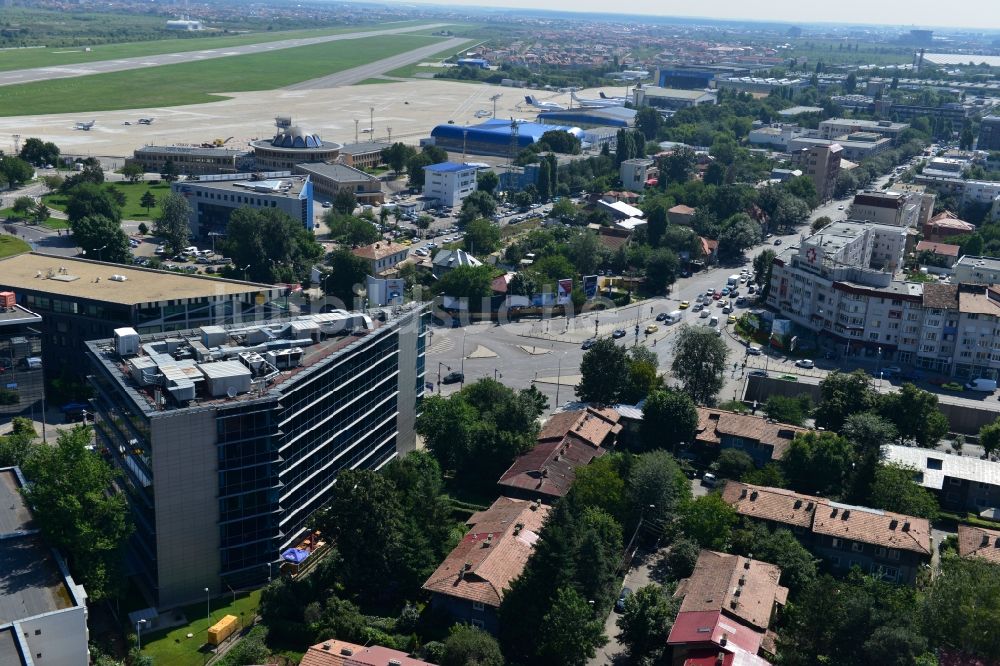 Luftaufnahme Bukarest - Büro- und Geschäfthaus- Gebäudekomplex Banesa Airport Tower in Bukarest in Rumänien