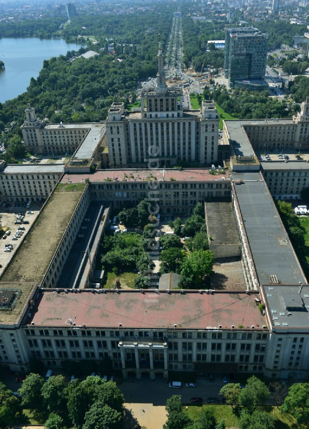 Luftaufnahme Bukarest - Büro- und Geschäfthaus- Gebäudekomplex House of Free Press in Bukarest in Rumänien