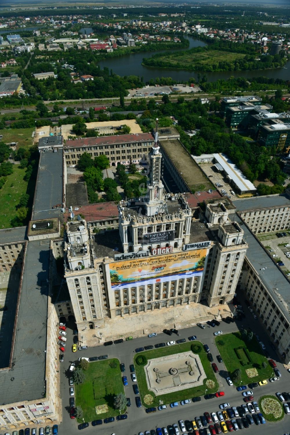 Bukarest aus der Vogelperspektive: Büro- und Geschäfthaus- Gebäudekomplex House of Free Press in Bukarest in Rumänien