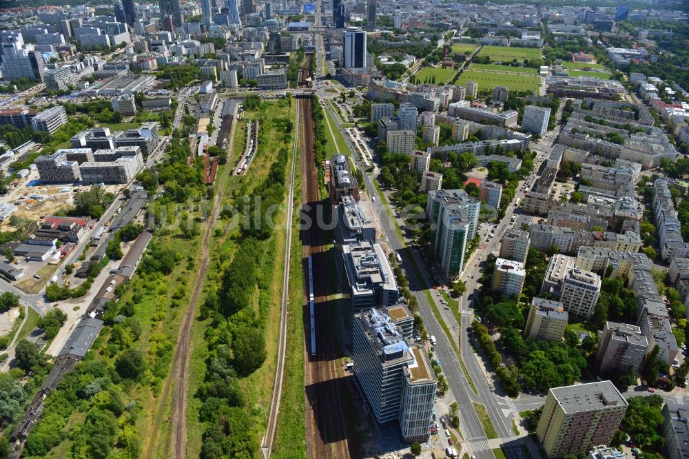 Luftaufnahme Warschau Ochota - Büro- und Geschäfthaus- Gebäudekomplex Nimbus , Equator und Brama Zachodnia im Stadtteil Ochota in Warschau in Polen