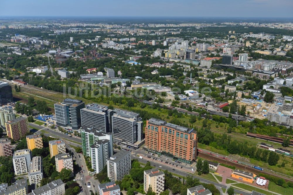 Luftaufnahme Warschau Ochota - Büro- und Geschäfthaus- Gebäudekomplex Nimbus , Equator und Brama Zachodnia im Stadtteil Ochota in Warschau in Polen