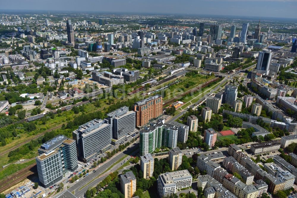 Luftaufnahme Warschau Ochota - Büro- und Geschäfthaus- Gebäudekomplex Nimbus , Equator und Brama Zachodnia im Stadtteil Ochota in Warschau in Polen