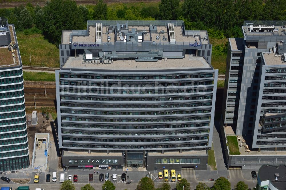 Luftaufnahme Warschau Ochota - Büro- und Geschäfthaus- Gebäudekomplex Nimbus , Equator und Brama Zachodnia im Stadtteil Ochota in Warschau in Polen