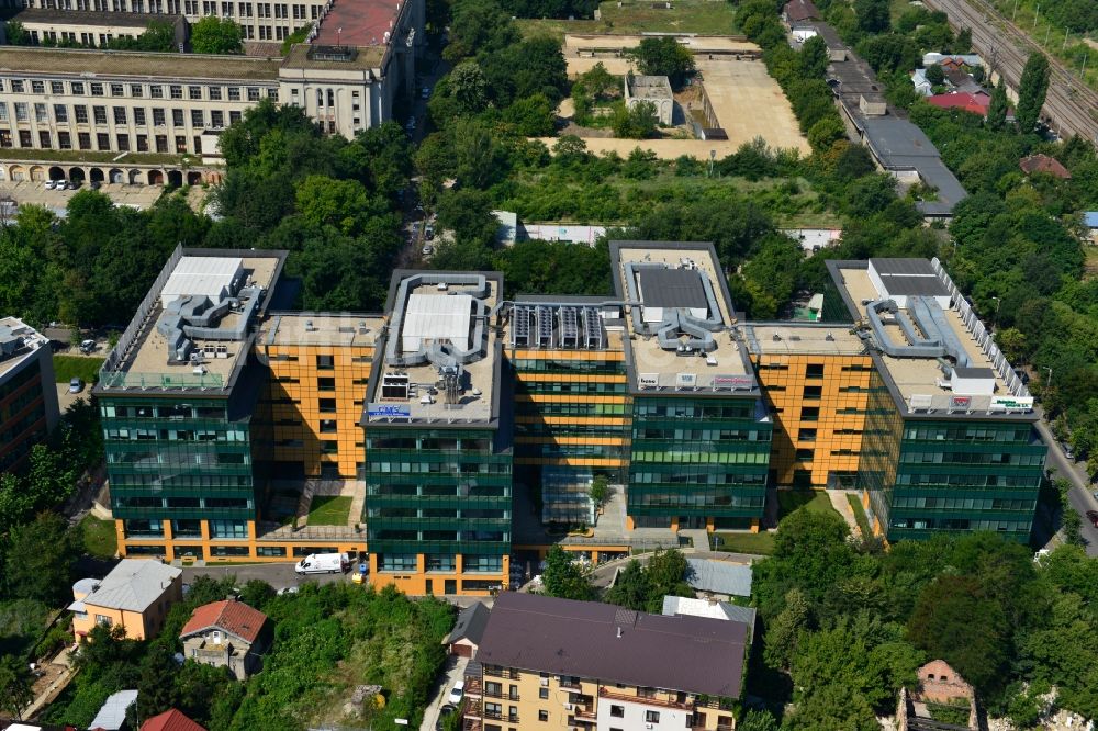 Bukarest aus der Vogelperspektive: Büro- und Geschäfthaus- Gebäudekomplex S-Park in Bukarest in Rumänien