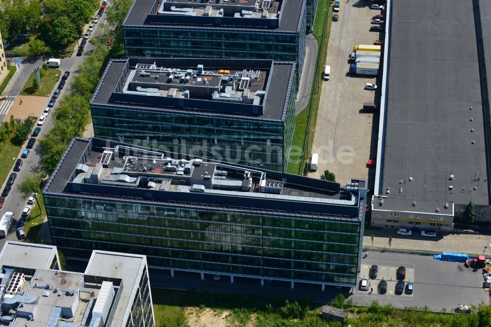 Warschau Mokotow aus der Vogelperspektive: Büro- und Geschäfthaus- Gebäudekomplex Park Postepu im Stadtteil Mokotow in Warschau in Polen