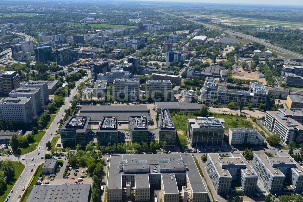 Warschau Mokotow von oben - Büro- und Geschäfthaus- Gebäudekomplex Park Postepu im Stadtteil Mokotow in Warschau in Polen