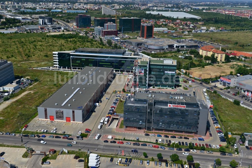 Bukarest aus der Vogelperspektive: Büro- und Geschäfthaus- Gebäudekomplex Pipera 1 - 2 in Bukarest in Rumänien