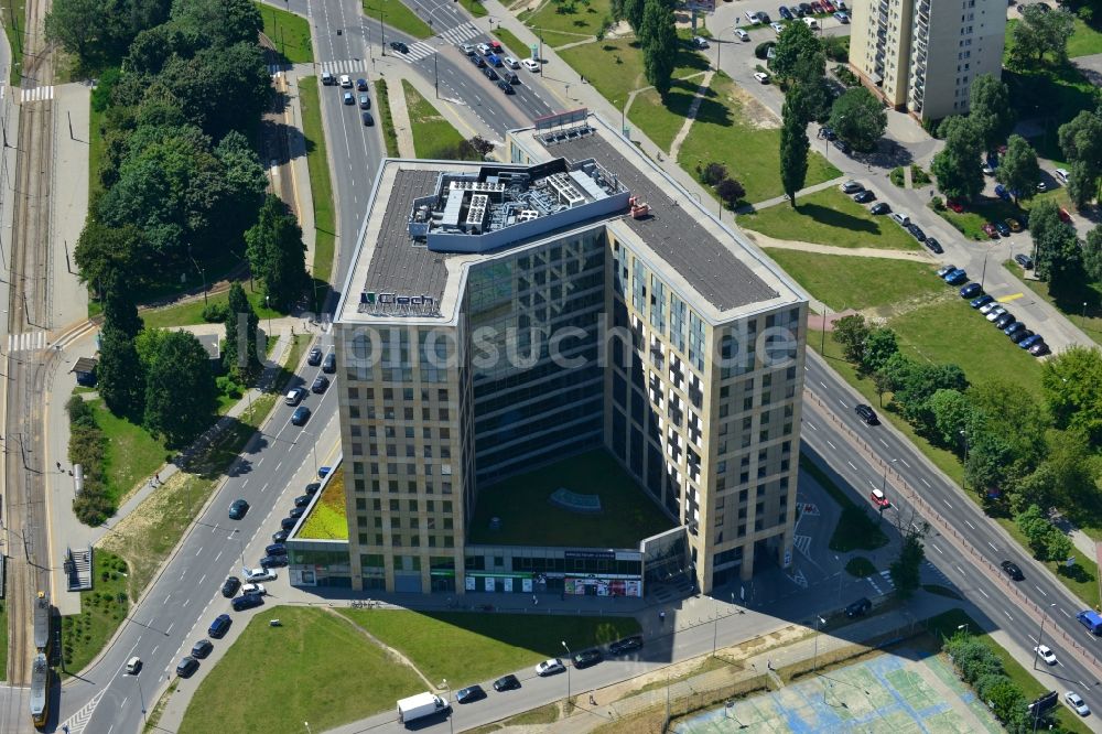 Warschau Mokotow von oben - Büro- und Geschäfthaus- Gebäudekomplex IO-1 im Stadtteil Mokotow in Warschau in Polen