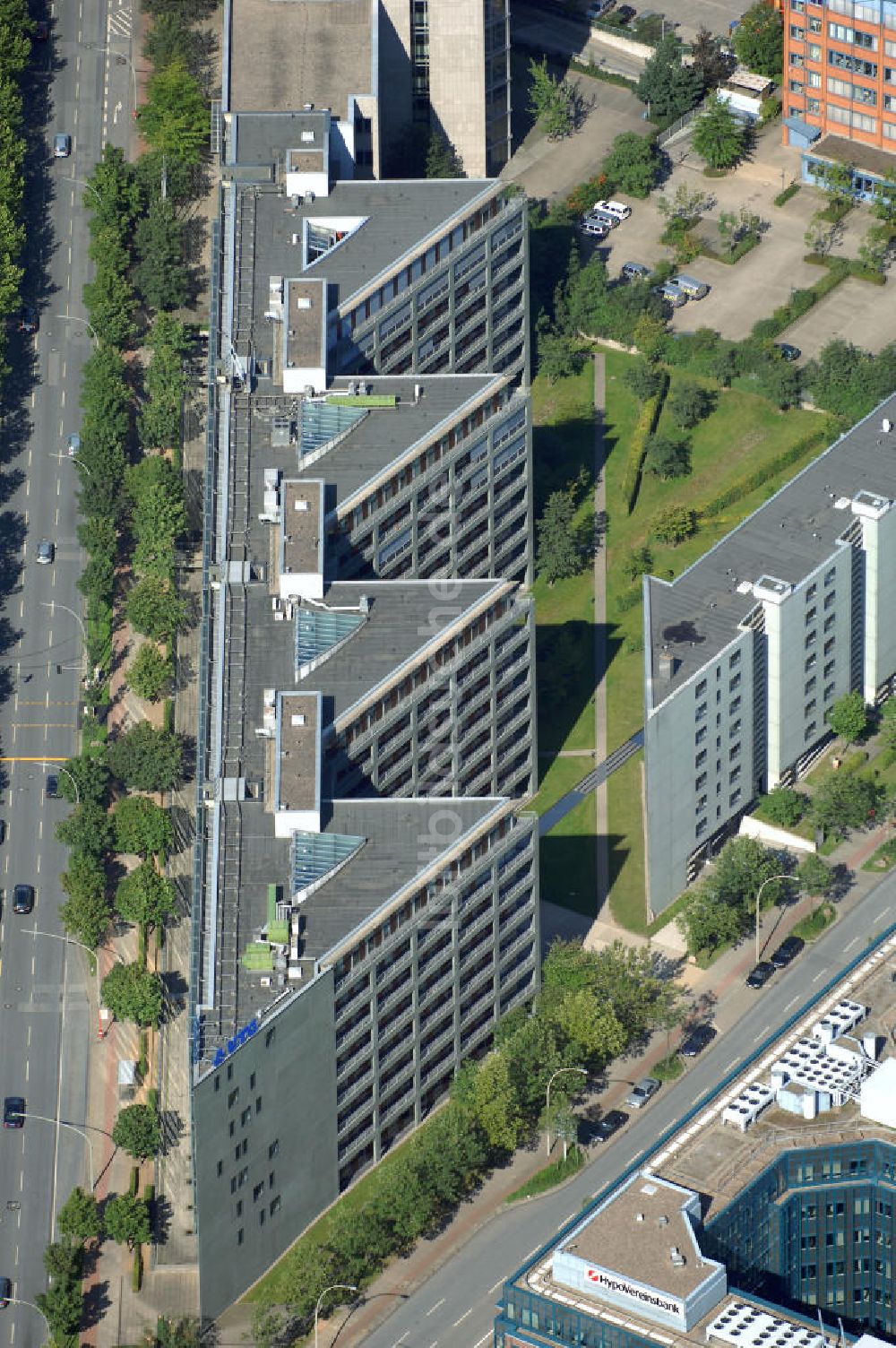 Hamburg aus der Vogelperspektive: Büro- und Geschäftsgebäude an der Amsinckstr. 57-61 Ecke Nagelsweg 34 in Hamburg Hammerbrook