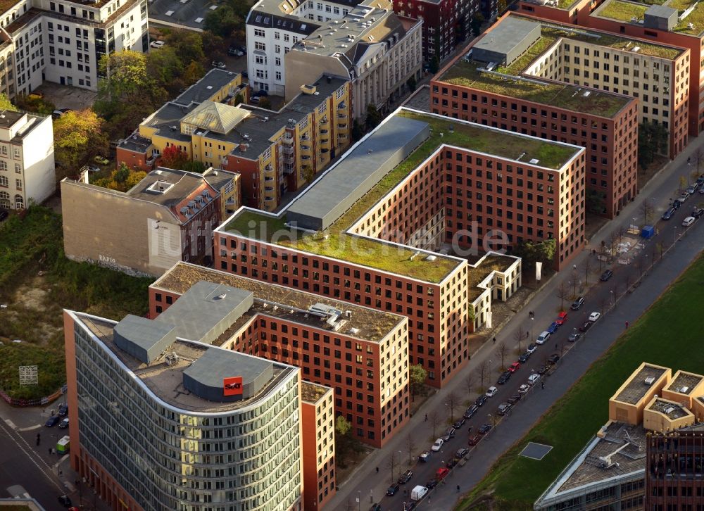 Berlin von oben - Büro- und Geschäftsgebäudeensemble Parkkolonnaden am Potsdamer Platz im Ortsteil Tiergarten in Berlin - Mitte