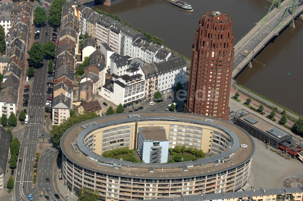 Luftaufnahme Frankfurt am Main - Büro- und Geschäftshaus Colosseum in Frankfurt / Main