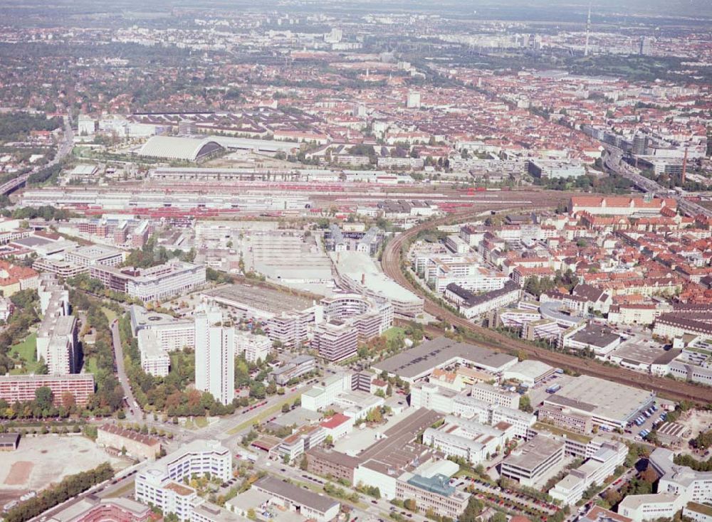 München aus der Vogelperspektive: Büro und Geschäftshaus der DIFA in München 01.10.2002 80686 München Westendstraße 193 / 195