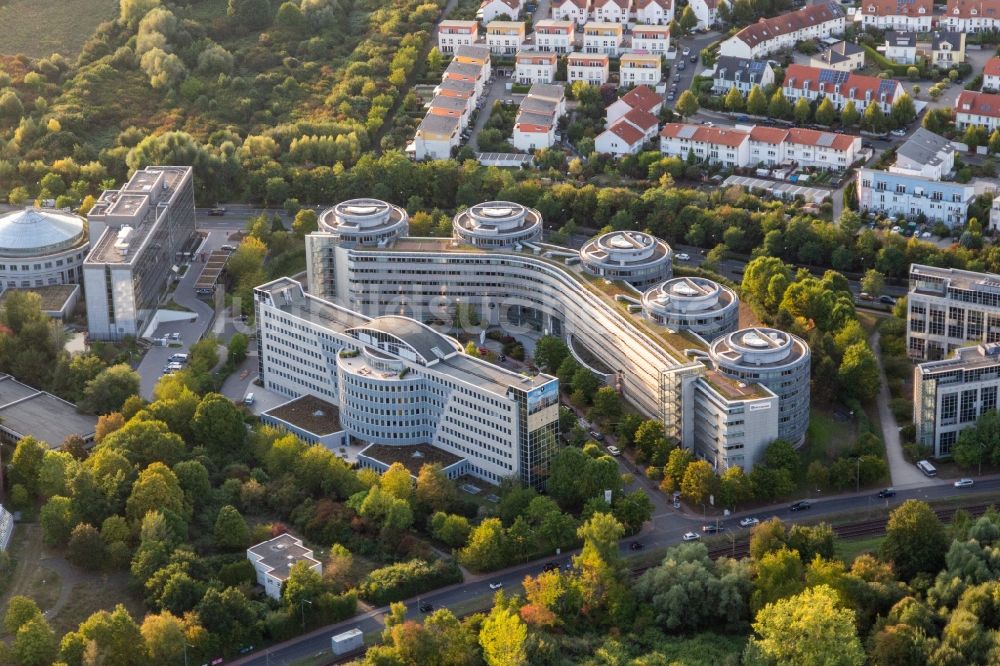 Frankfurt am Main von oben - Büro- und Geschäftshaus- Ensemble - auch das Lurgihaus genannt im Ortsteil Niederursel in Frankfurt am Main im Bundesland Hessen, Deutschland