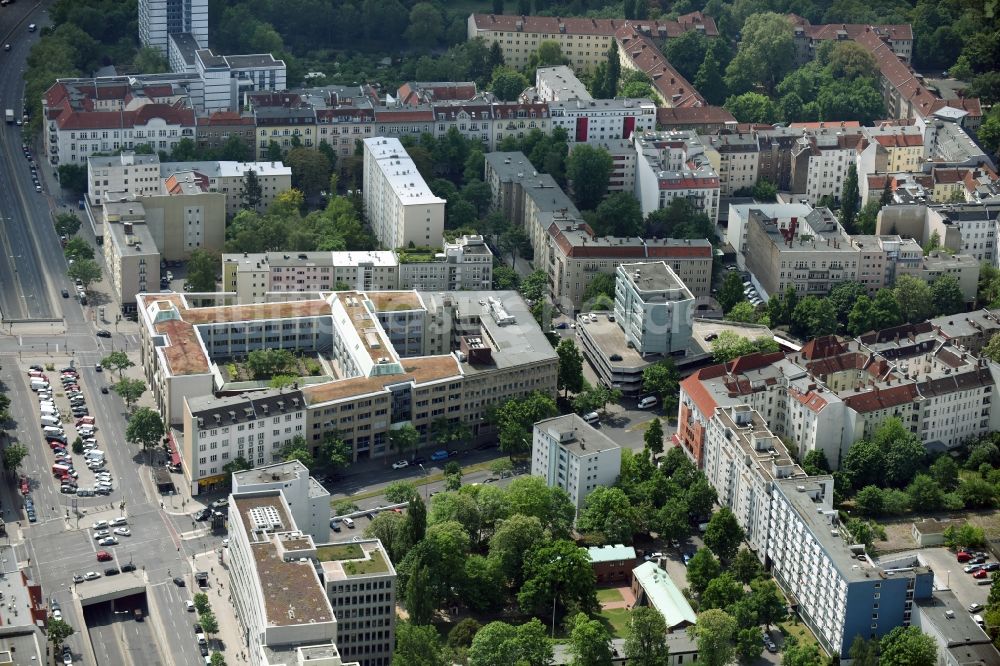 Berlin von oben - Büro- und Geschäftshaus- Ensemble Badensche Straße - Berliner Straße in Berlin