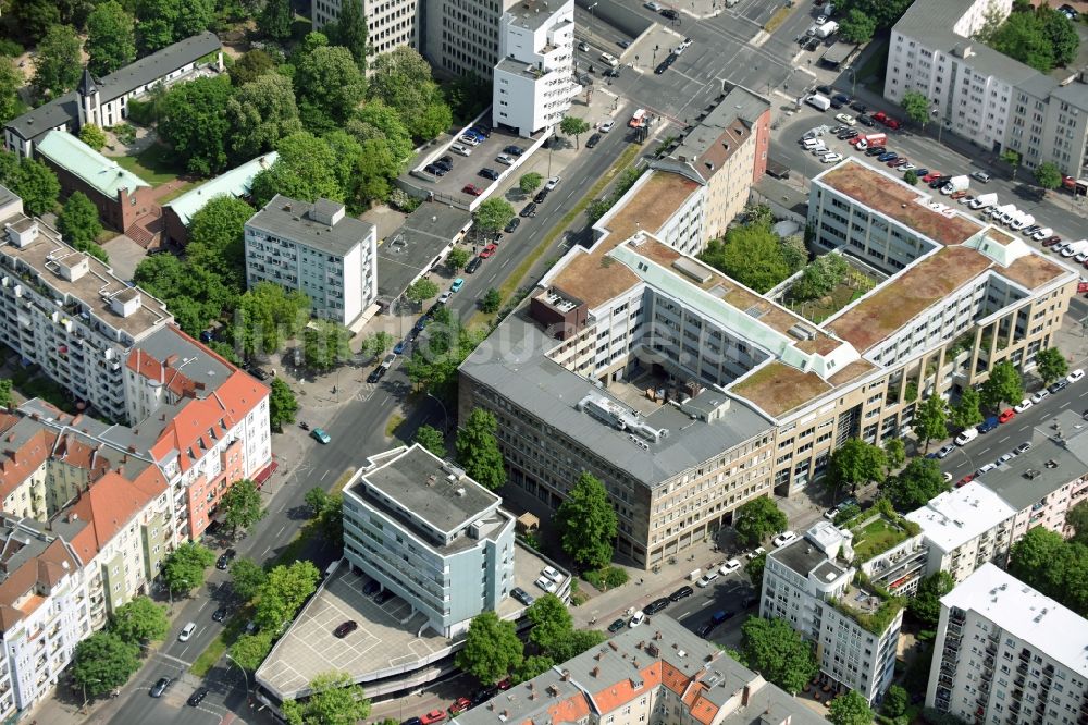 Berlin von oben - Büro- und Geschäftshaus- Ensemble Badensche Straße - Berliner Straße in Berlin