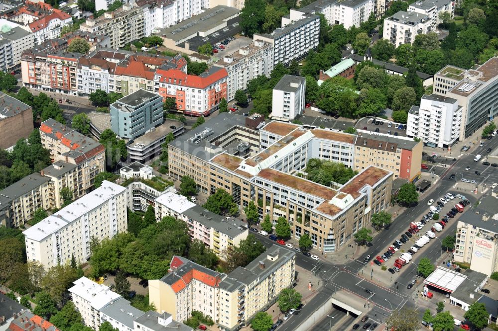 Berlin von oben - Büro- und Geschäftshaus- Ensemble Badensche Straße - Berliner Straße in Berlin