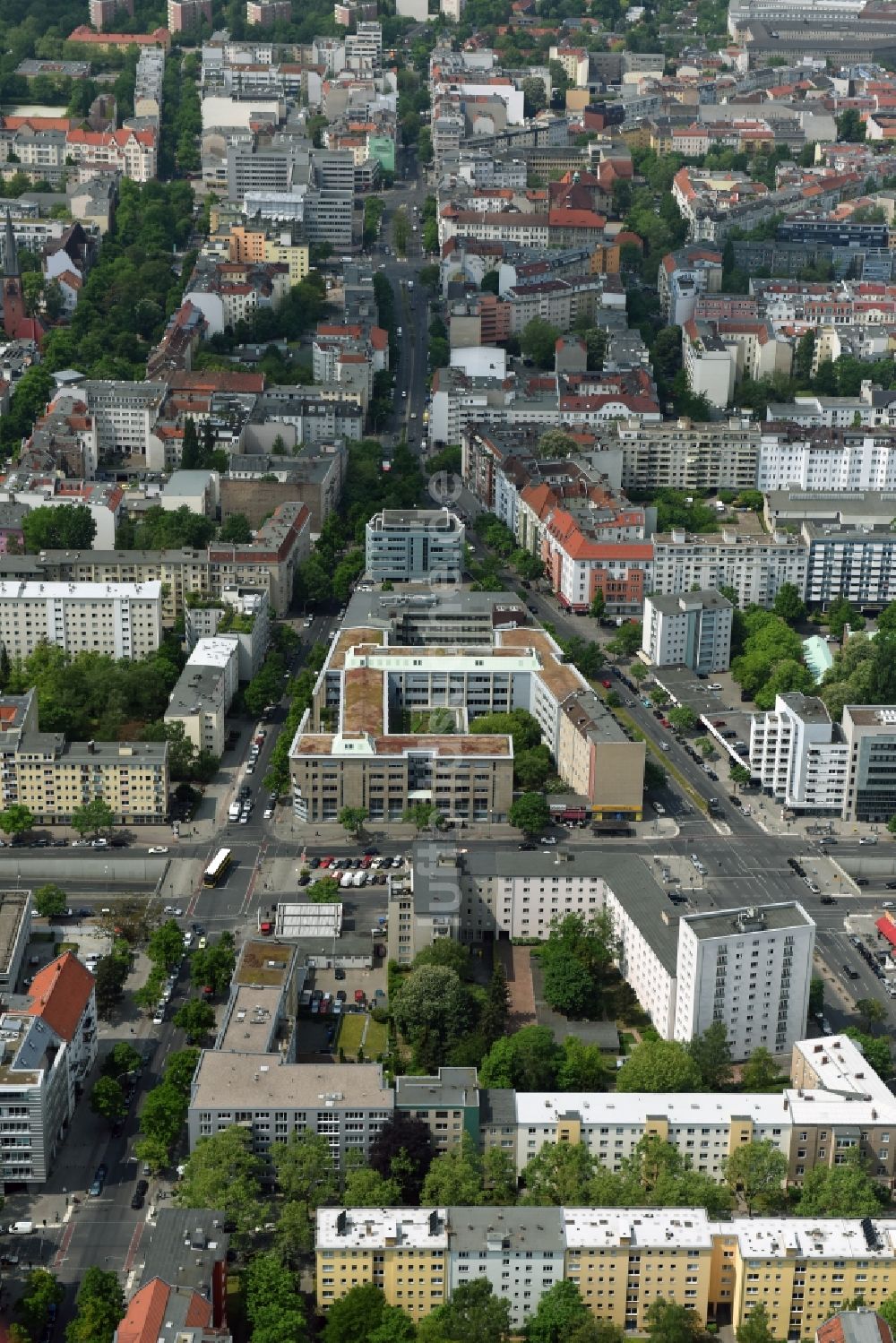 Luftaufnahme Berlin - Büro- und Geschäftshaus- Ensemble Badensche Straße - Berliner Straße in Berlin