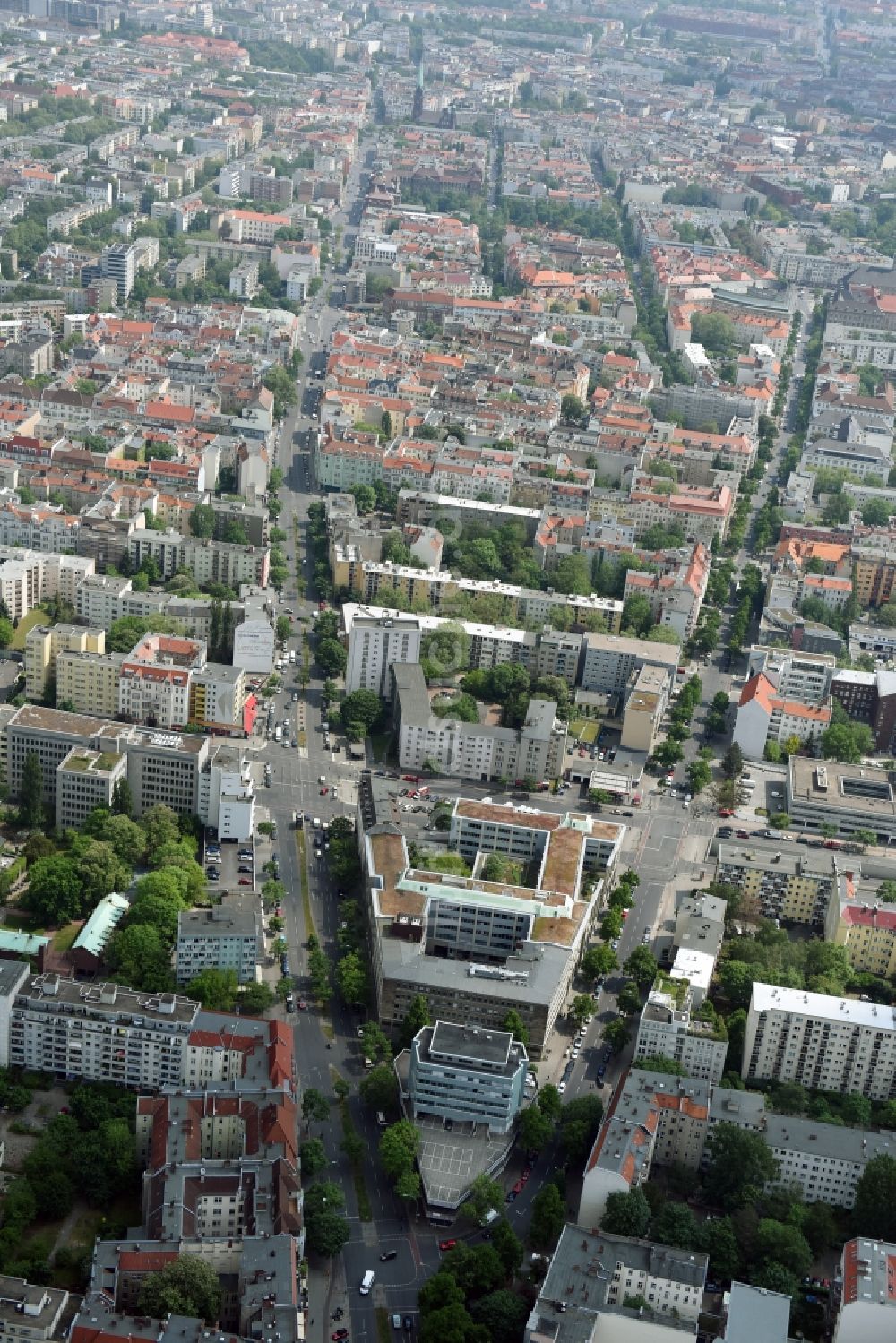 Berlin von oben - Büro- und Geschäftshaus- Ensemble Badensche Straße - Berliner Straße in Berlin