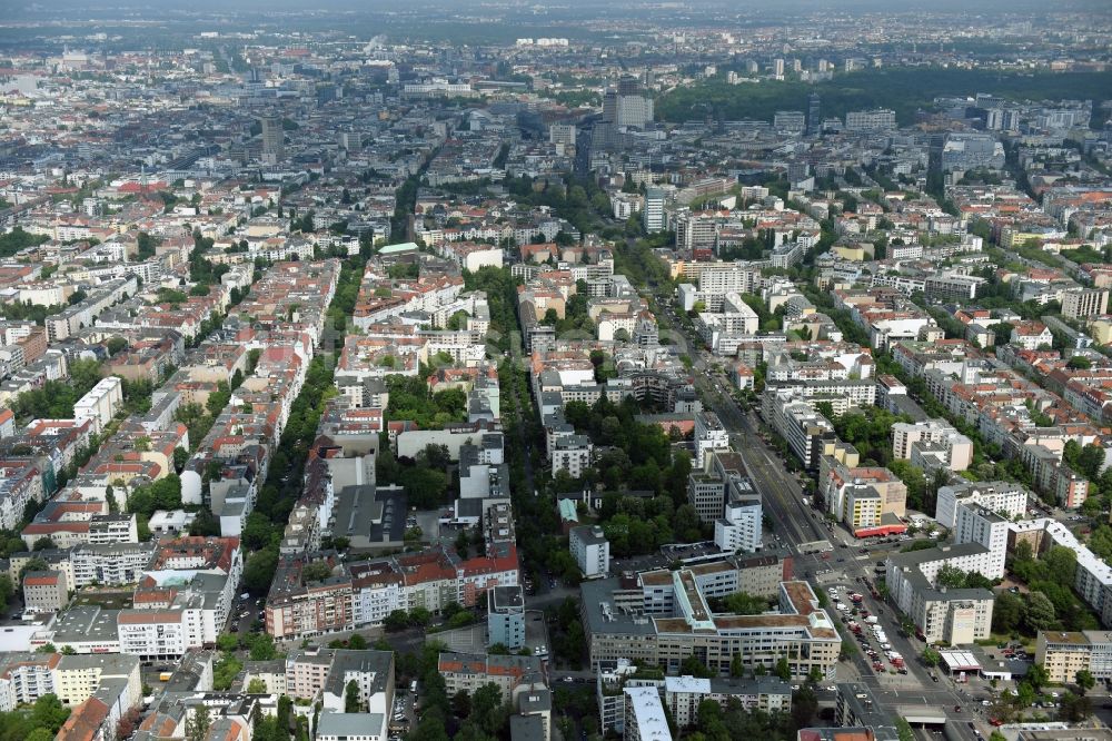 Berlin aus der Vogelperspektive: Büro- und Geschäftshaus- Ensemble Badensche Straße - Berliner Straße in Berlin