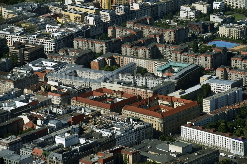 Luftaufnahme Berlin - Büro- und Geschäftshaus- Ensemble Behrenstraße - Glinkastraße - Französische Straße - Mauerstraße in Mitte in Berlin