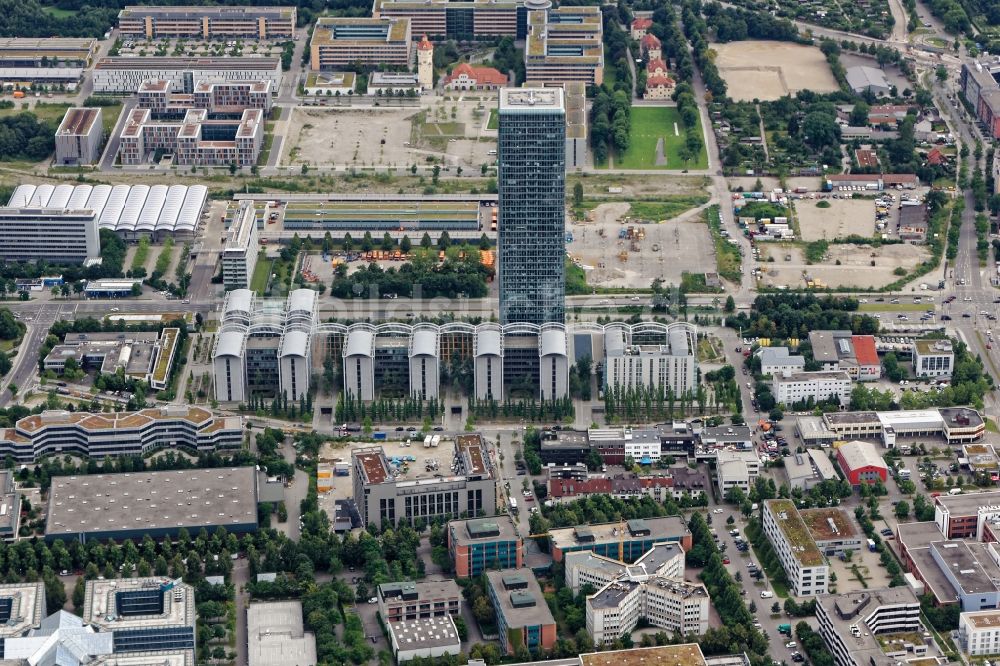 Luftbild München - Büro- und Geschäftshaus- Ensemble im Bereich des O2 Uptown- Hochhauses in München Moosach im Bundesland Bayern, Deutschland