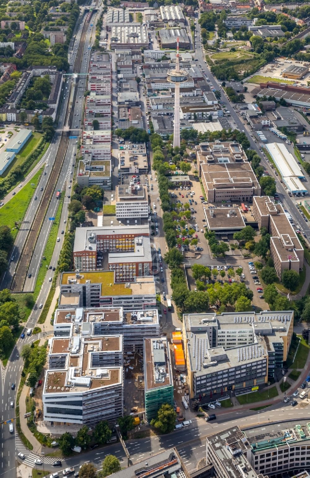 Essen aus der Vogelperspektive: Büro- und Geschäftshaus- Ensemble Europa- Center in Essen im Bundesland Nordrhein-Westfalen - NRW, Deutschland