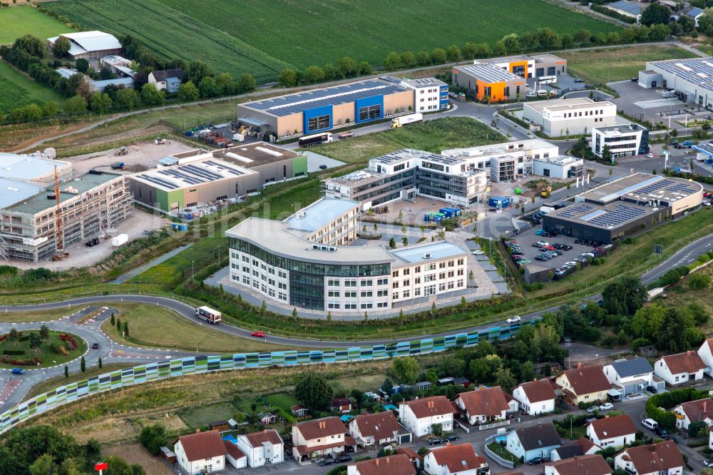 Luftaufnahme Landau in der Pfalz - Büro- und Geschäftshaus- Ensemble Hermann-Staudinger-Straße in Queichheim im Bundesland Rheinland-Pfalz, Deutschland