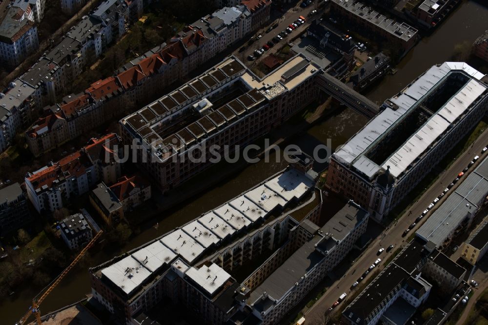 Leipzig aus der Vogelperspektive: Büro- und Geschäftshaus- Ensemble Holbeinstraße im Ortsteil Schleußig in Leipzig im Bundesland Sachsen