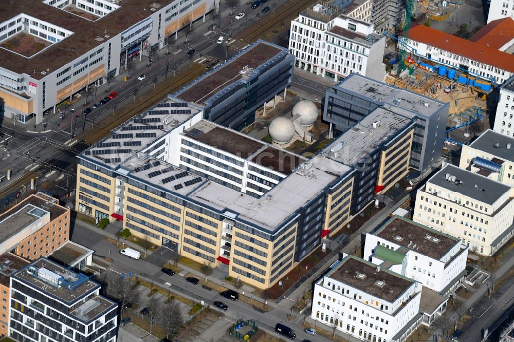 Berlin von oben - Büro- und Geschäftshaus- Ensemble mit Isothermische Kugellaboren im Ortsteil Adlershof in Berlin, Deutschland