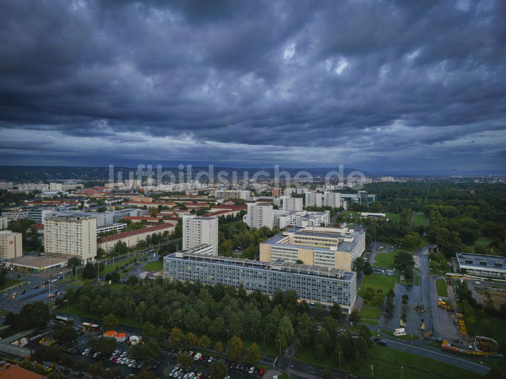 Luftbild Dresden - Büro- und Geschäftshaus- Ensemble Lingnerallee - Pirnaische Straße im Ortsteil Altstadt in Dresden im Bundesland Sachsen, Deutschland