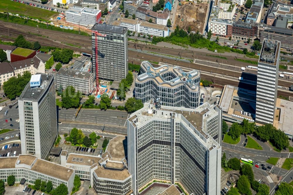 Essen aus der Vogelperspektive: Büro- und Geschäftshaus- Ensemble der neuen Konzernzentrale der DB Schenker AG in Essen im Bundesland Nordrhein-Westfalen