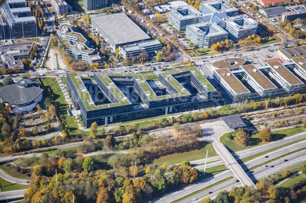 München aus der Vogelperspektive: Büro- und Geschäftshaus- Ensemble 88north an der Riesstraße im Ortsteil Moosach in München im Bundesland Bayern, Deutschland