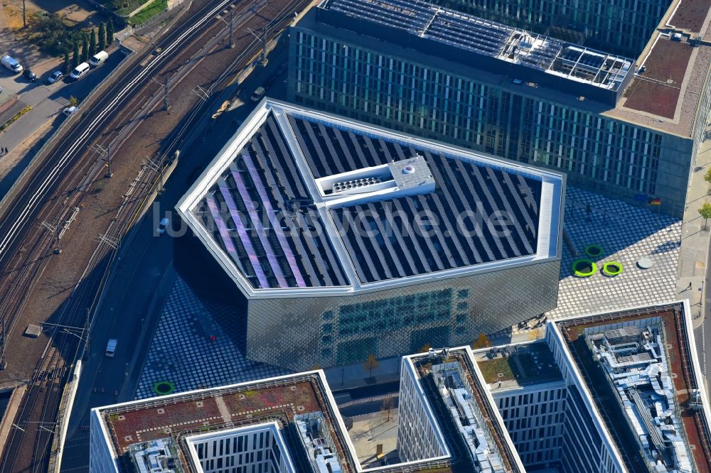 Berlin von oben - Büro- und Geschäftshaus- Ensemble der PricewaterhouseCoopers GmbH WPG , der Futurium gGmbH und der Antidiskriminierungsstelle des Bundes in Berlin, Deutschland