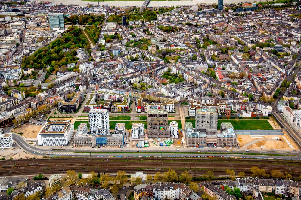 Düsseldorf aus der Vogelperspektive: Büro- und Geschäftshaus- Ensemble Le Quartier Central in Düsseldorf im Bundesland Nordrhein-Westfalen