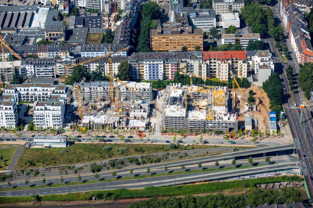 Düsseldorf von oben - Büro- und Geschäftshaus- Ensemble Le Quartier Central in Düsseldorf im Bundesland Nordrhein-Westfalen