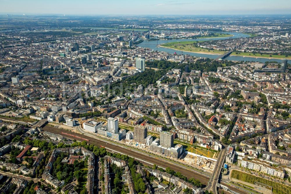 Düsseldorf aus der Vogelperspektive: Büro- und Geschäftshaus- Ensemble Le Quartier Central in Düsseldorf im Bundesland Nordrhein-Westfalen