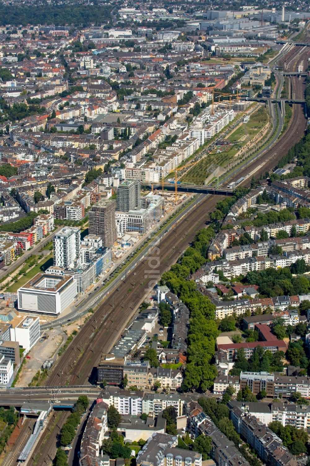 Luftaufnahme Düsseldorf - Büro- und Geschäftshaus- Ensemble Le Quartier Central in Düsseldorf im Bundesland Nordrhein-Westfalen