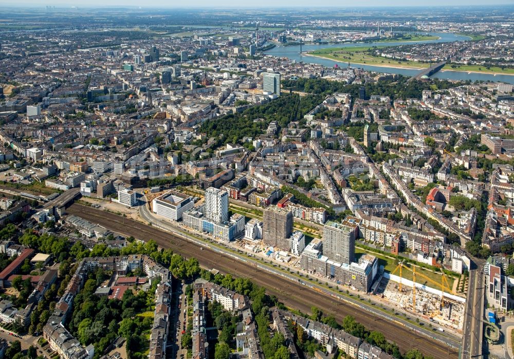 Düsseldorf aus der Vogelperspektive: Büro- und Geschäftshaus- Ensemble Le Quartier Central in Düsseldorf im Bundesland Nordrhein-Westfalen