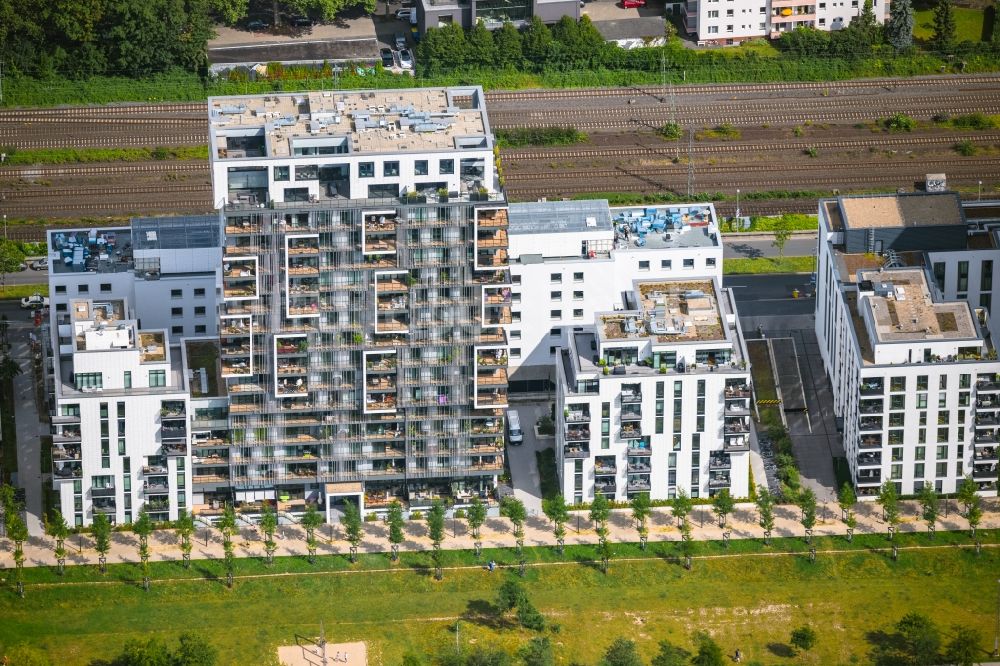 Düsseldorf von oben - Büro- und Geschäftshaus- Ensemble Le Quartier Central in Düsseldorf im Bundesland Nordrhein-Westfalen