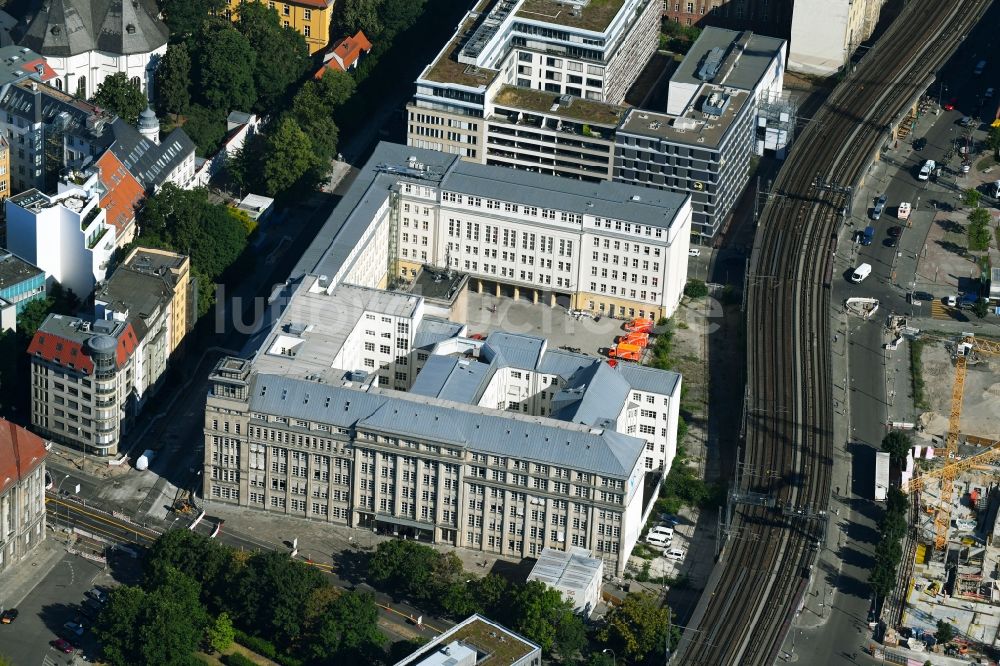 Berlin von oben - Büro- und Geschäftshaus- Ensemble Schicklerstraße - Littenstraße im Ortsteil Mitte in Berlin, Deutschland