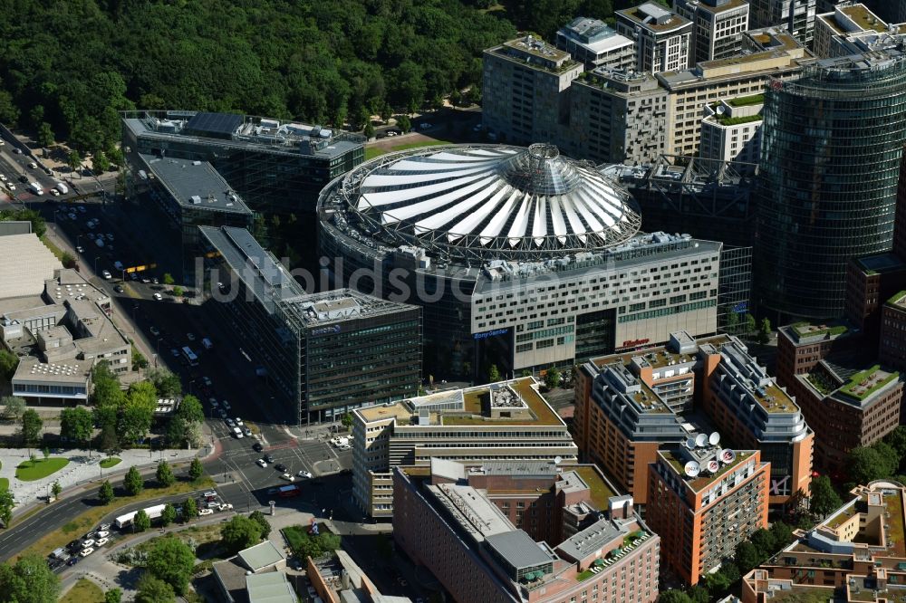 Luftbild Berlin - Büro- und Geschäftshaus- Ensemble des Sony Center in der Bellevuestraße in Berlin, Deutschland