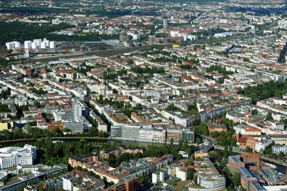 Luftbild Berlin - Büro- und Geschäftshaus- Ensemble Spree-Forum in Alt- Moabit in Berlin, Deutschland