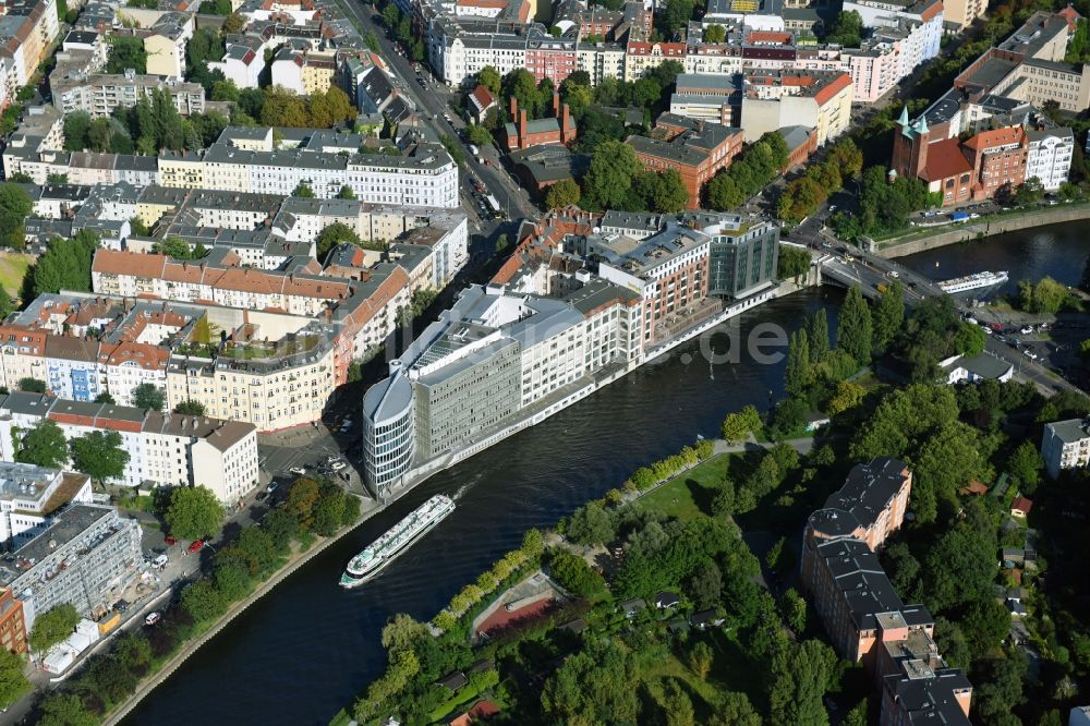 Berlin aus der Vogelperspektive: Büro- und Geschäftshaus- Ensemble Spree-Forum in Alt- Moabit in Berlin, Deutschland